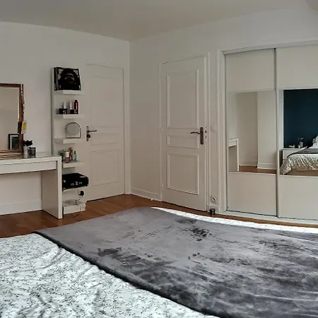 5 Bedroom House Near Paris
