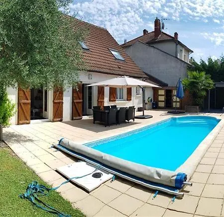 Holiday home 5 Bedroom House Near Paris *